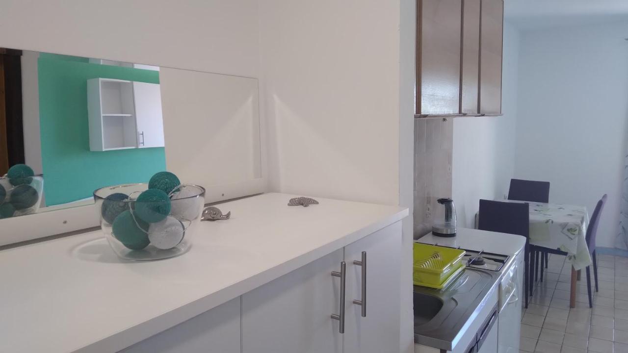 Apartmani "Lorenzo" Новаля Екстер'єр фото