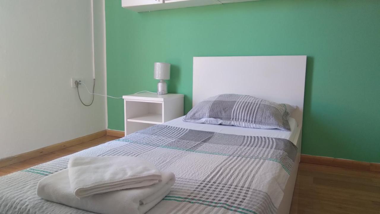 Apartmani "Lorenzo" Новаля Екстер'єр фото